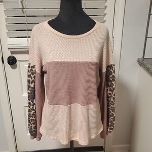 Veveret Colorblock Leopard Long Sleeve Knit Top